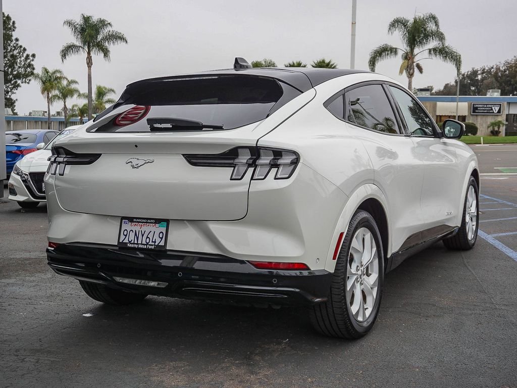 Used 2022 White Ford Premium image 7