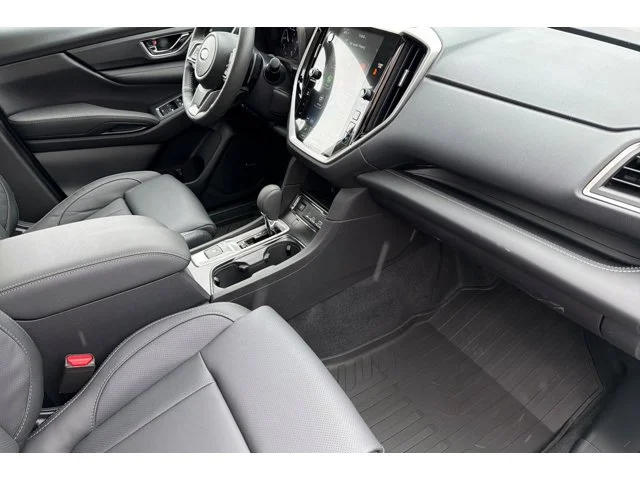 New 2026 CRYSTAL WHITE PEARL Subaru Limited 7-Passenger image 16