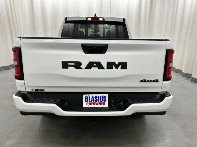 Used 2025 White Ram Big Horn/Lone Star image 30