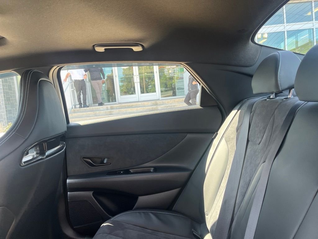 Used 2025 White Hyundai Base image 10
