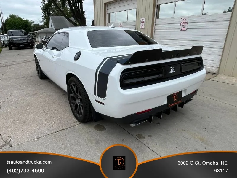 Used 2016 White Dodge R/T Scat Pack Coupe 2D image 5