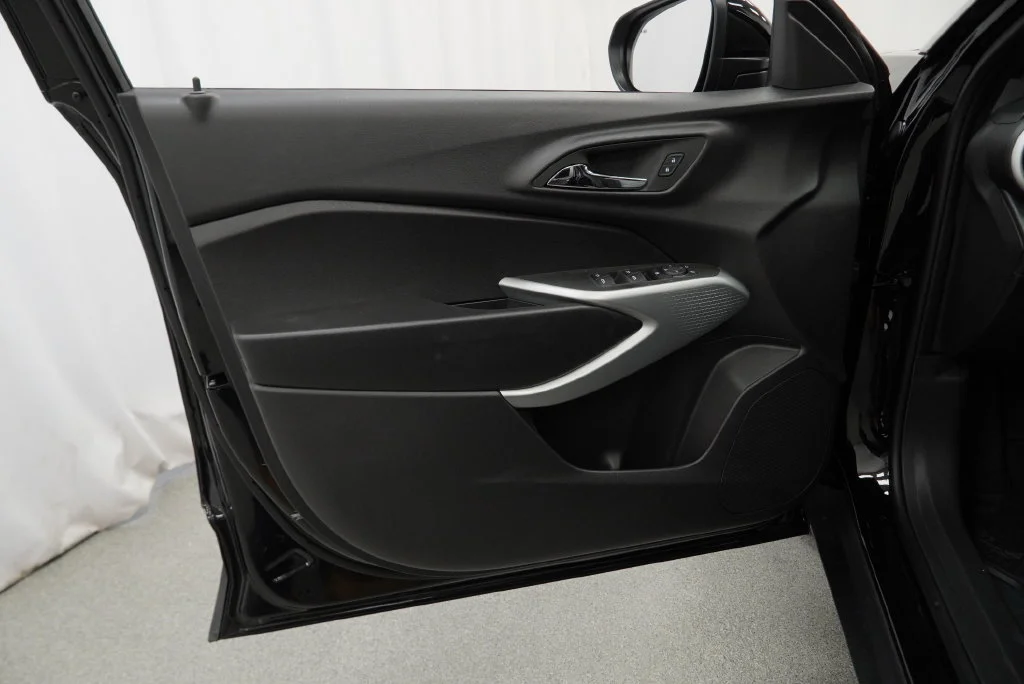 New 2026 Mosaic Black Metallic Chevrolet 1RS image 29