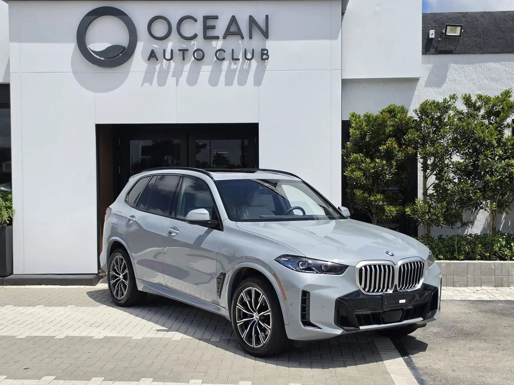 Used 2026 Gray BMW sDrive40i image 2