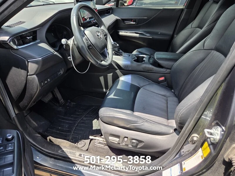 Used 2021 GRAY TOYOTA XLE AWD image 6