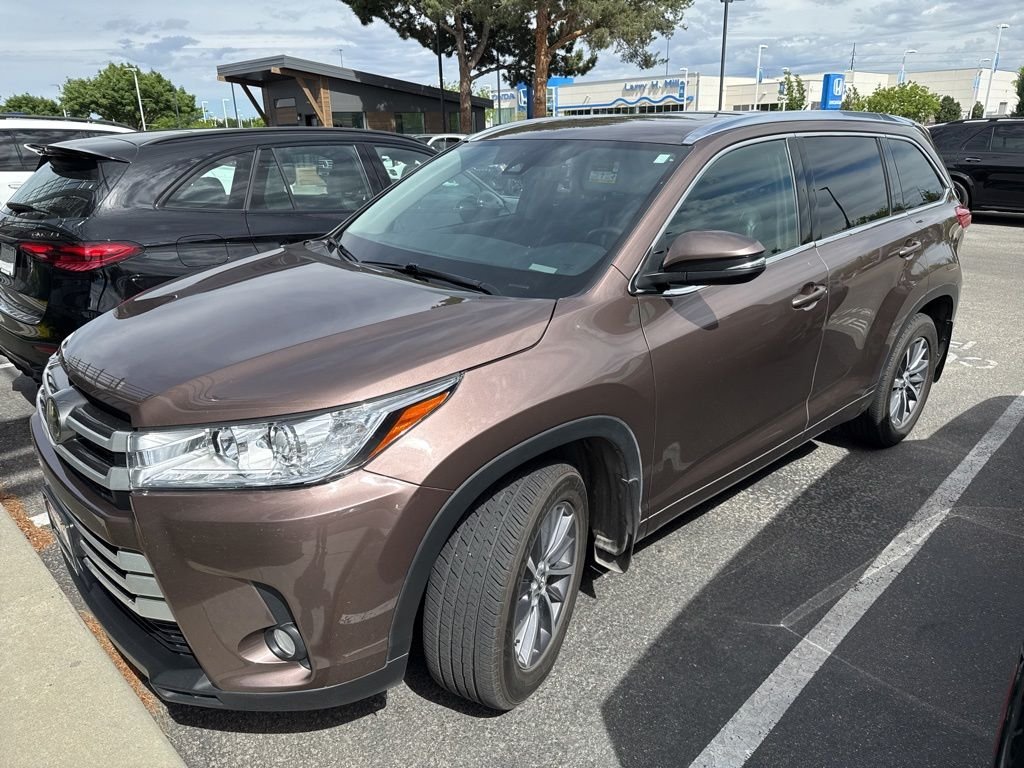 Used 2017 Brown Toyota XLE image 4