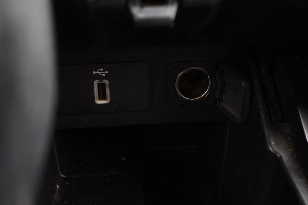 Used 2018 Shadow Black Ford XLT image 29