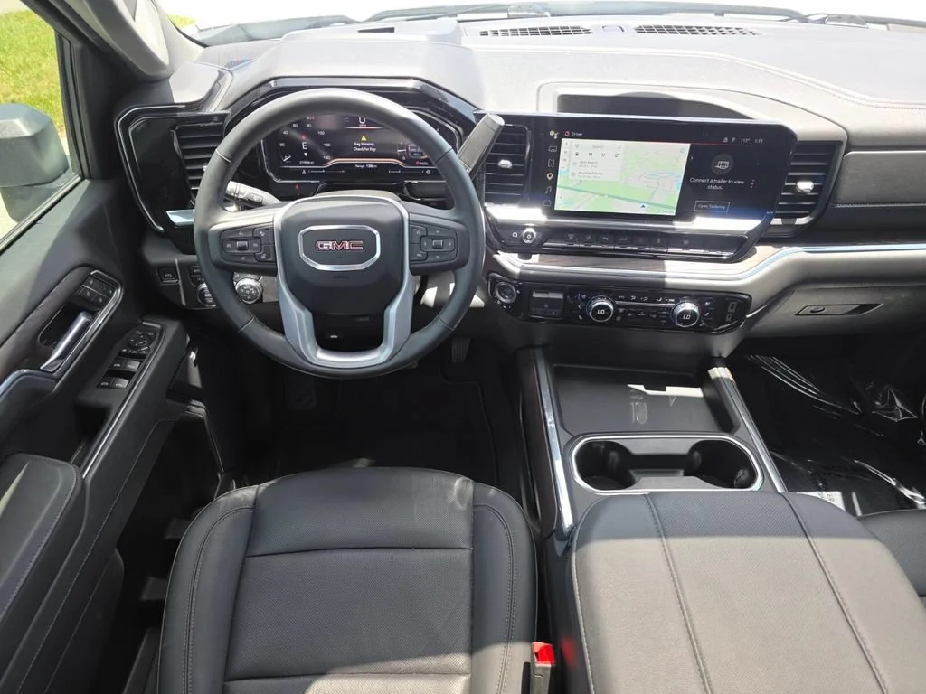 Used 2025 Summit White GMC SLT image 25