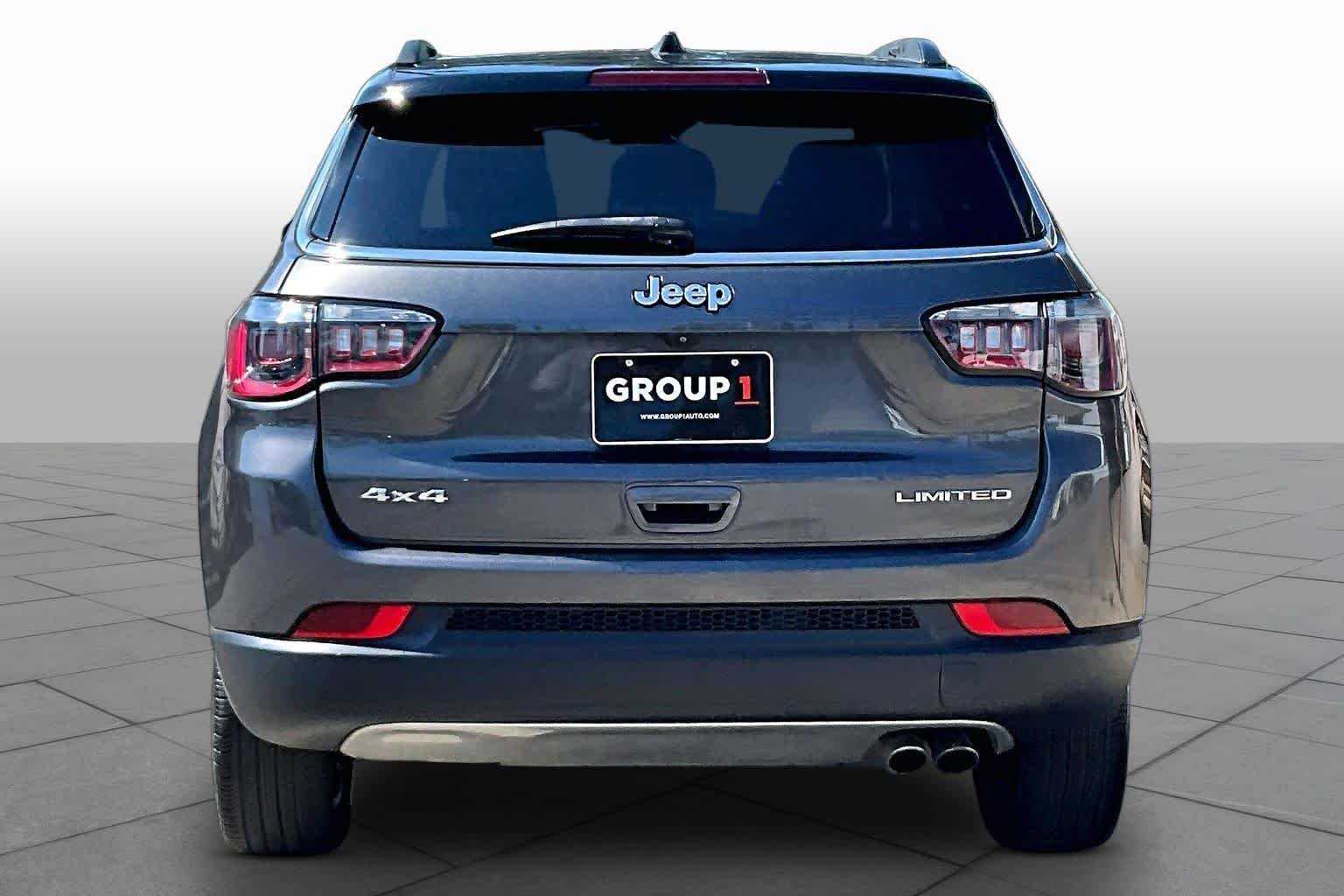 Used 2022 Granite Crystal Metallic Clearcoat Jeep Limited image 5