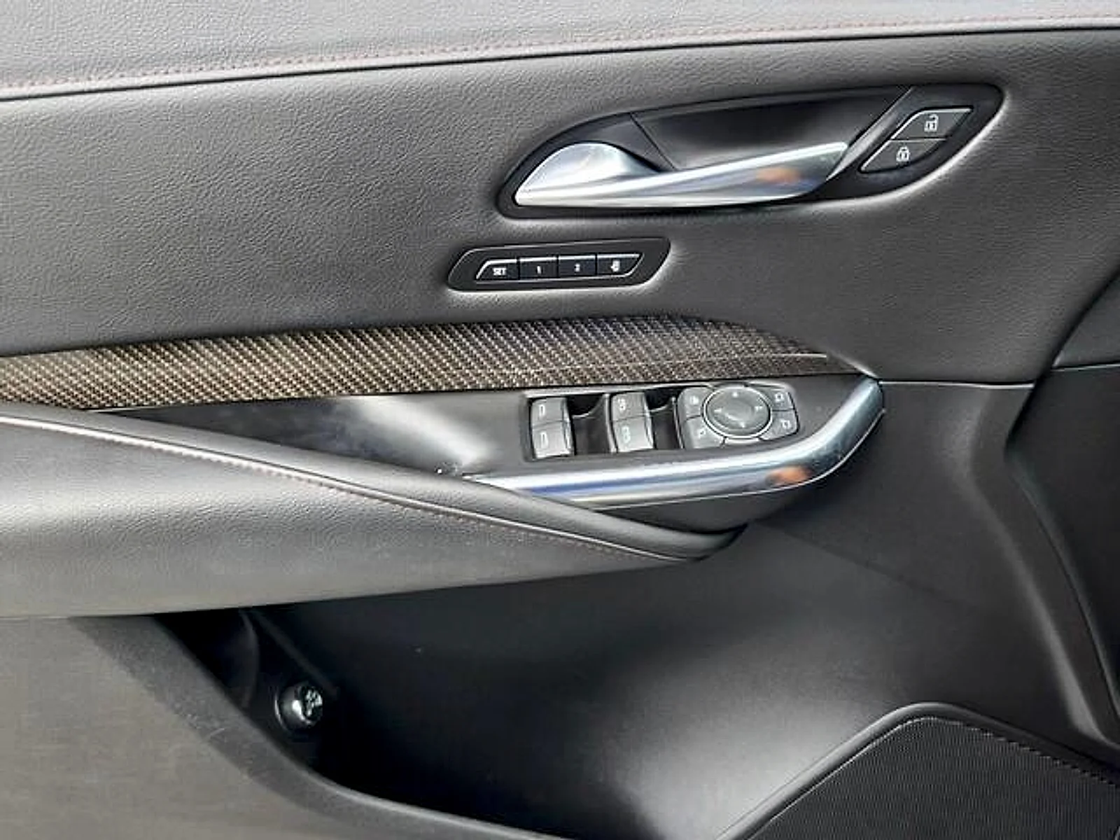 Used 2019 Radiant Silver Metallic Cadillac Sport image 27