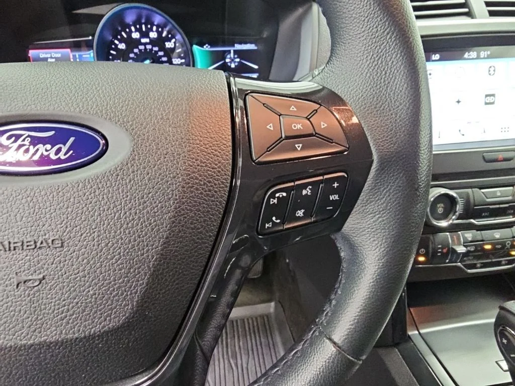 Used 2018 Red Ford XLT image 29