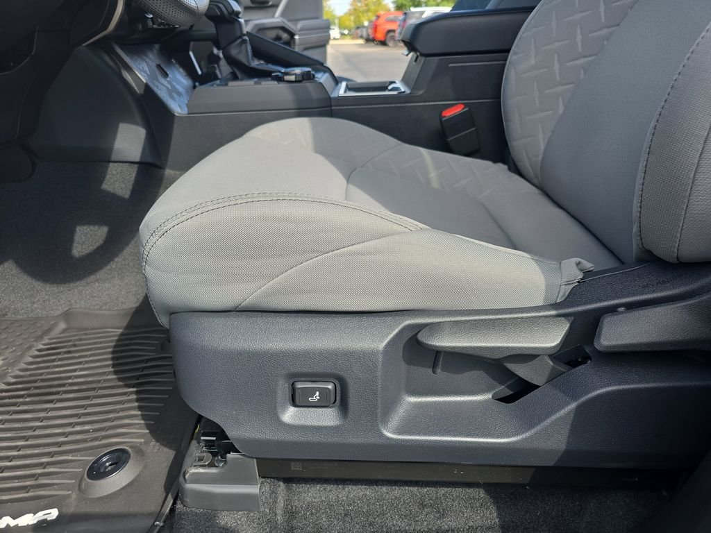 2025 Toyota Tacoma SR5 - Photo 30