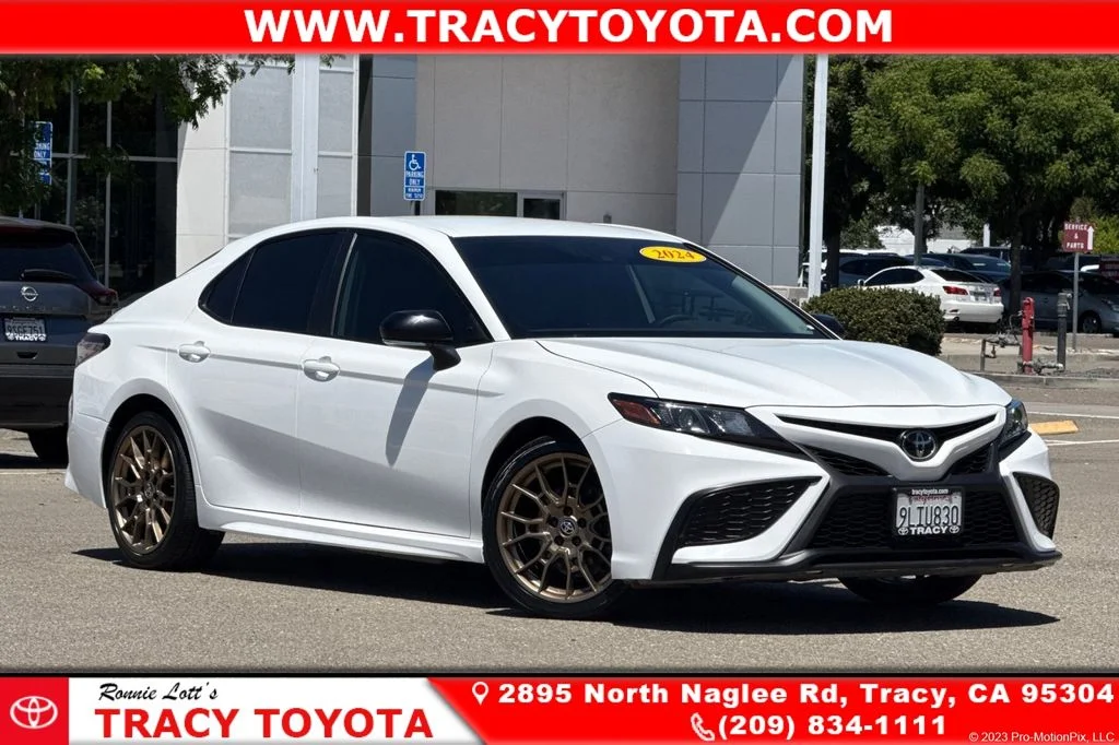 Used 2024 White Toyota SE Nightshade image 1