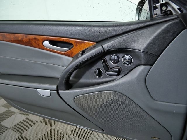 Used 2005  Mercedes-Benz SL 500 image 23