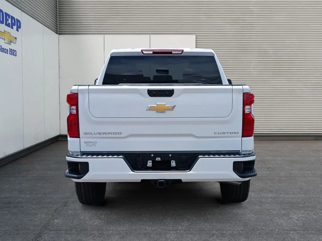 New 2026 Summit White Chevrolet Custom image 4
