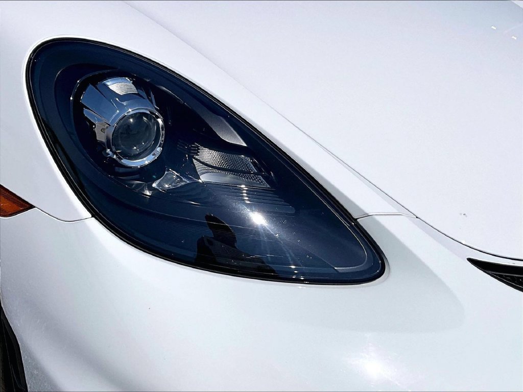 Used 2020 White Porsche GT4 image 12
