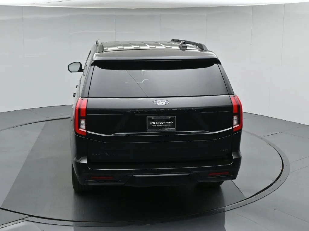 New 2027 Black Ford Platinum image 44
