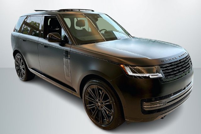 New 2027 Obsidian Black Satin Land Rover SE image 3