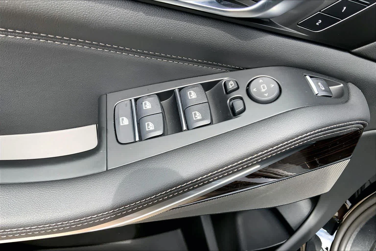New 2026 Black Sapphire Metallic BMW xDrive40i image 18