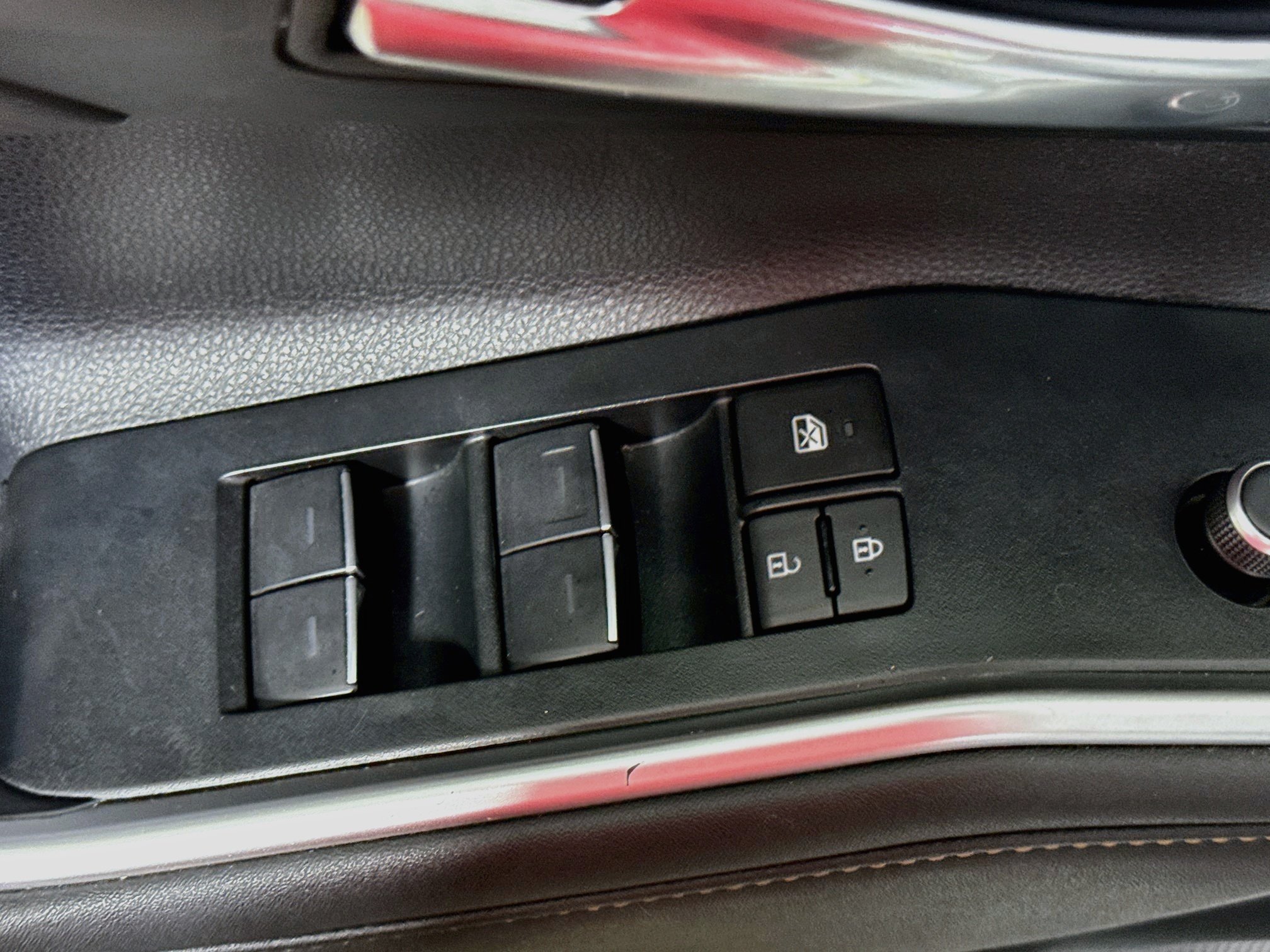 Used 2023 Wind Chill Pearl Toyota Hybrid Bronze Edition image 16