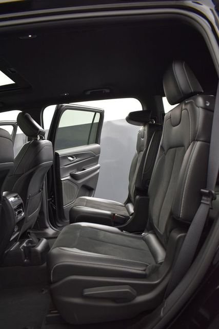 Used 2024 Black Jeep Altitude X image 10