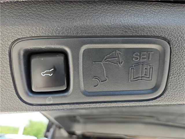 Used 2024 Agate Black Metallic Ford Limited 4x4 image 9