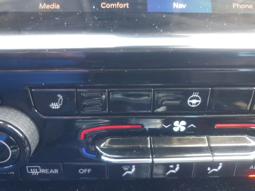 Used 2023 White Jeep Limited image 27