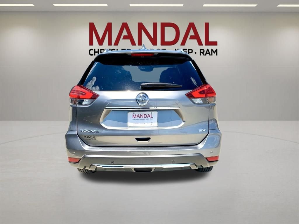Used 2020 Gray Nissan SV image 7