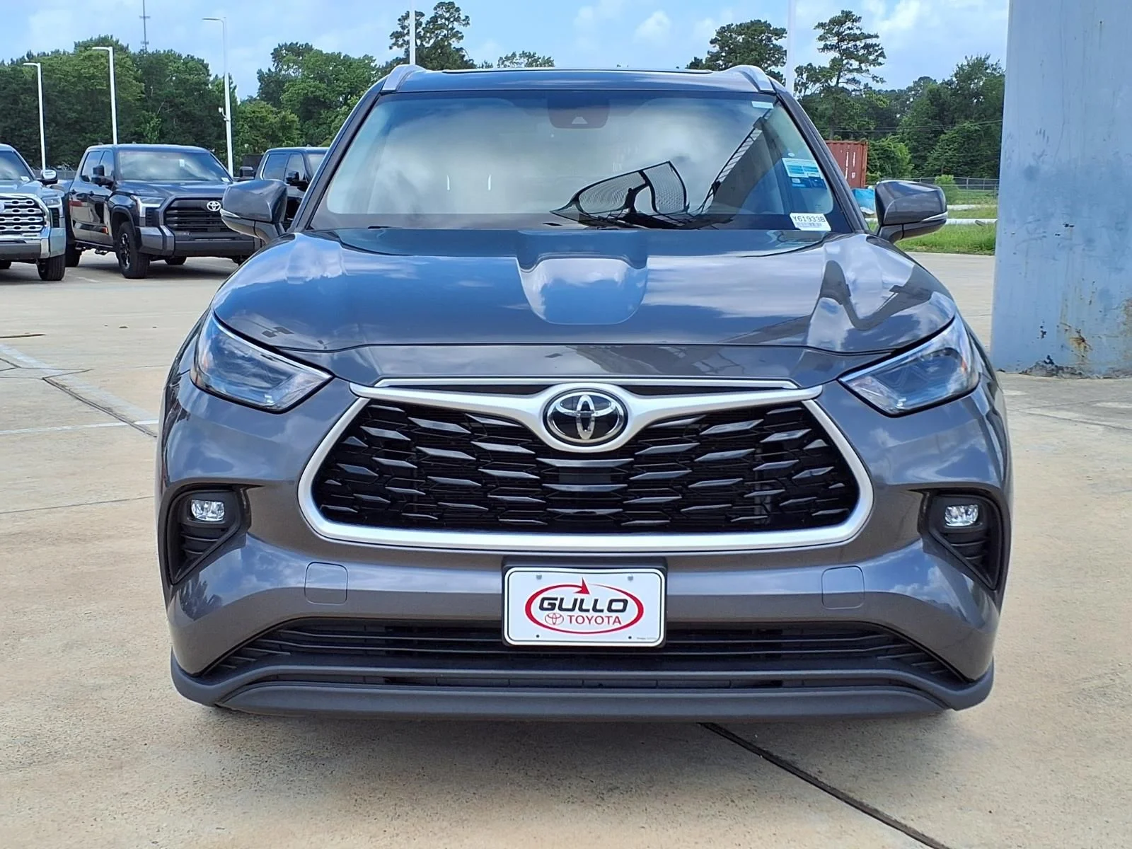Used 2023 Gray Toyota XLE image 4