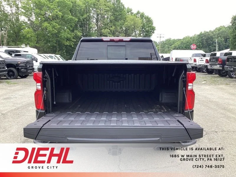Used 2025 Black Chevrolet High Country image 15