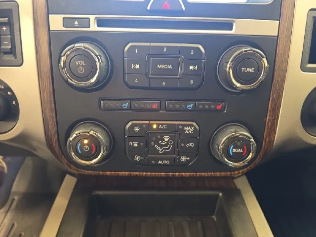 Used 2016 White Platinum Clearcoat Metallic Ford King Ranch image 29