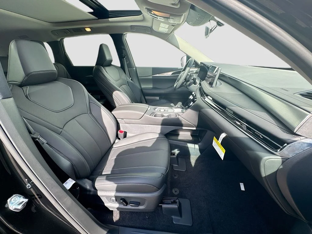 New 2027 BLACK OBSIDIAN INFINITI Pure FWD image 30