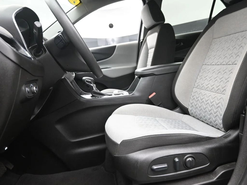 Used 2022 Silver Chevrolet LT image 16