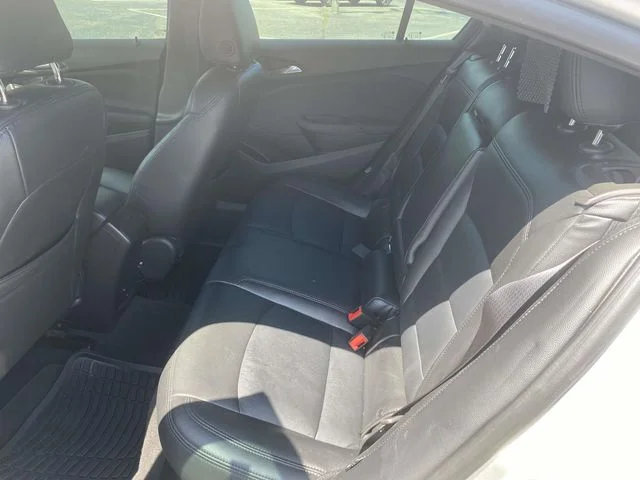 Used 2018 Silver Chevrolet LT image 9