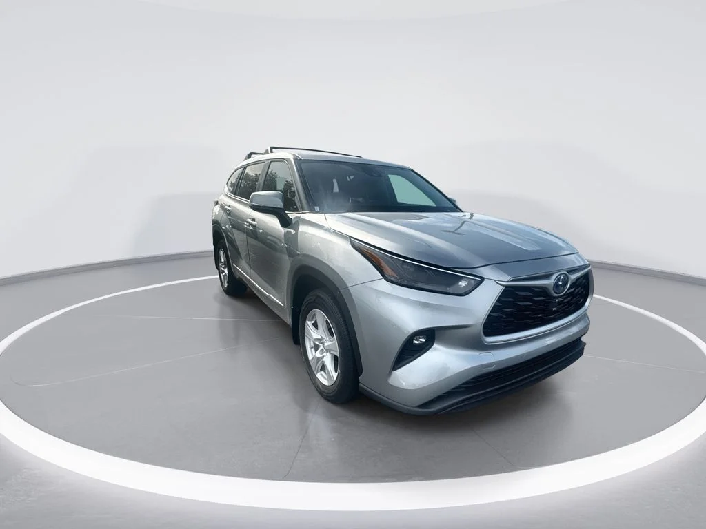 Used 2023 Silver Toyota LE image 2