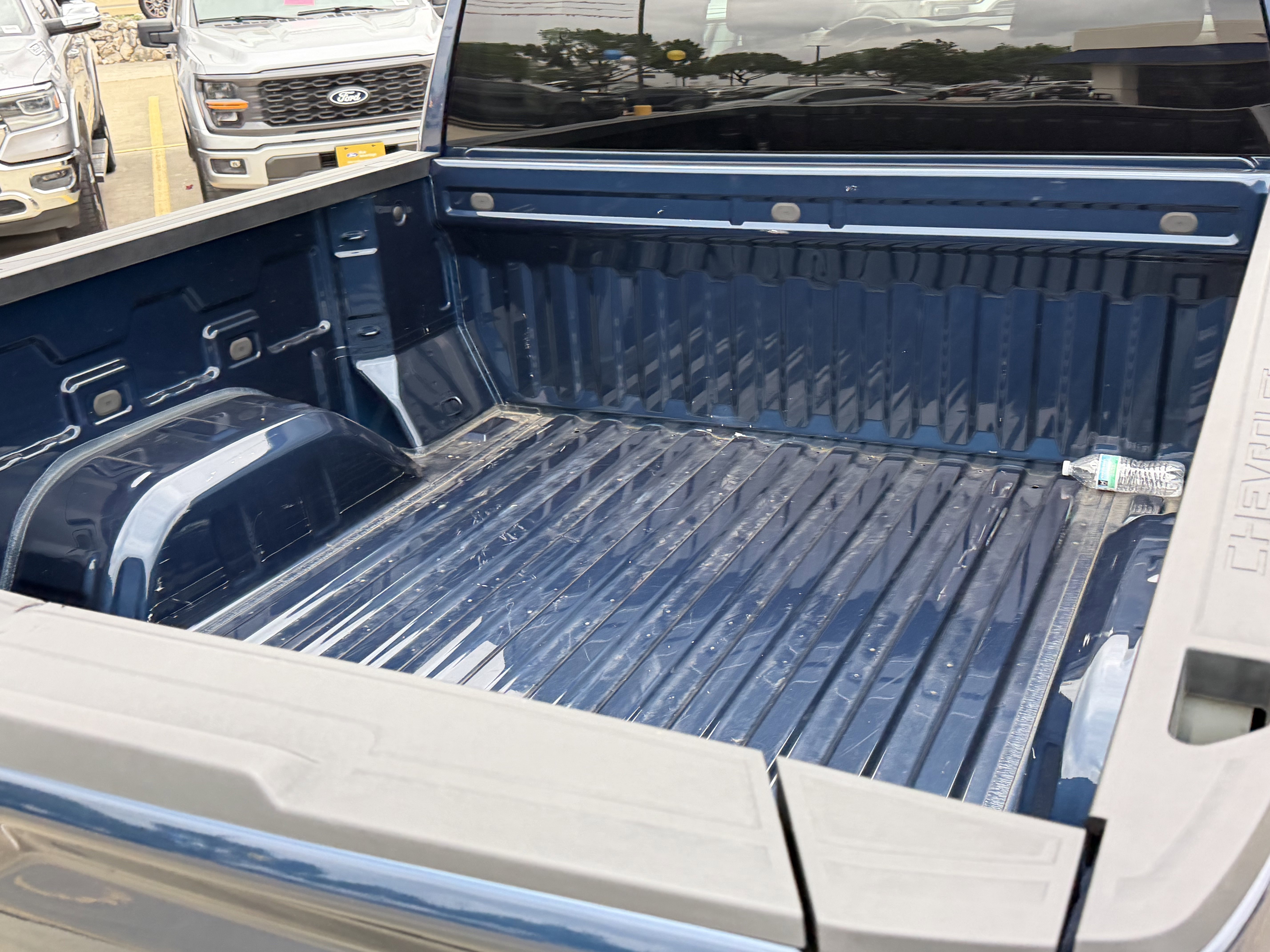 Used 2023 Northsky Blue Metallic Chevrolet Custom image 8