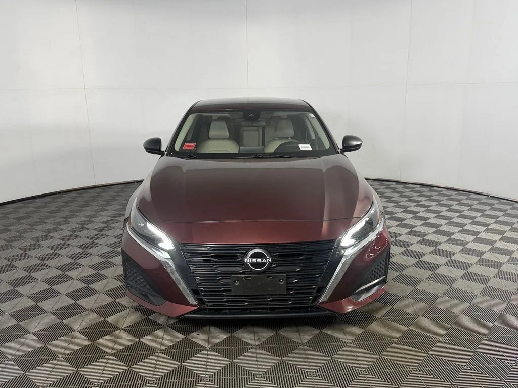 Certified Used 2025  Nissan 2.5 SV image 5