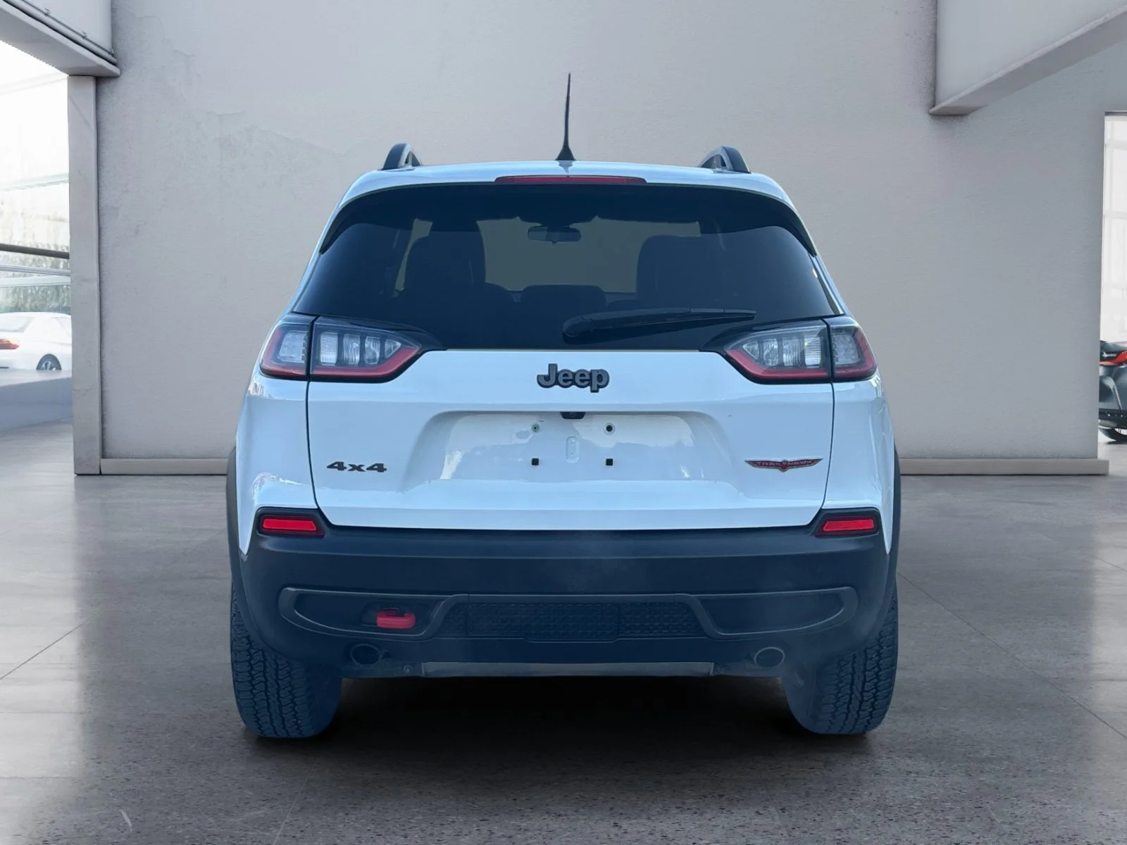 Used 2020 White Jeep Trailhawk image 4