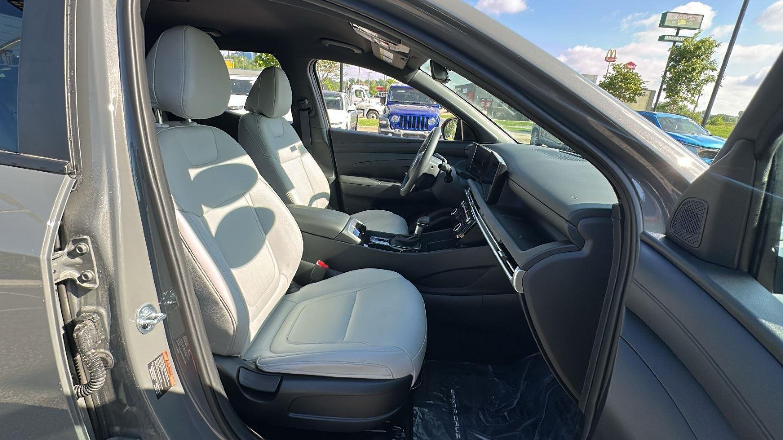 New 2026 Hampton Gray Hyundai SEL FWD image 28