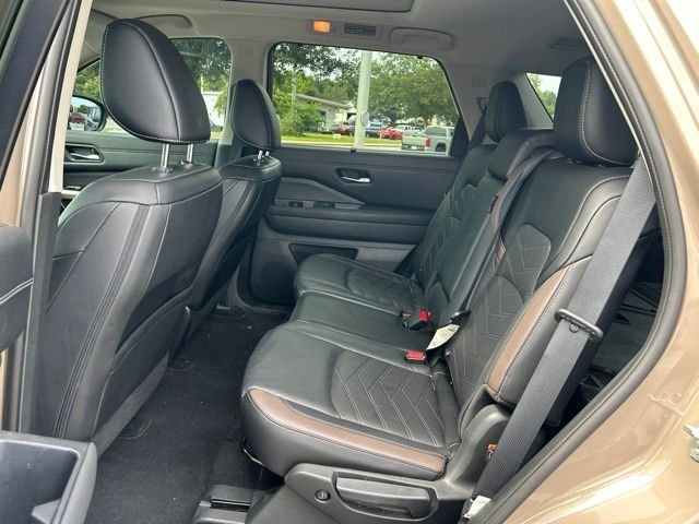 Used 2023 Beige Nissan Platinum image 15