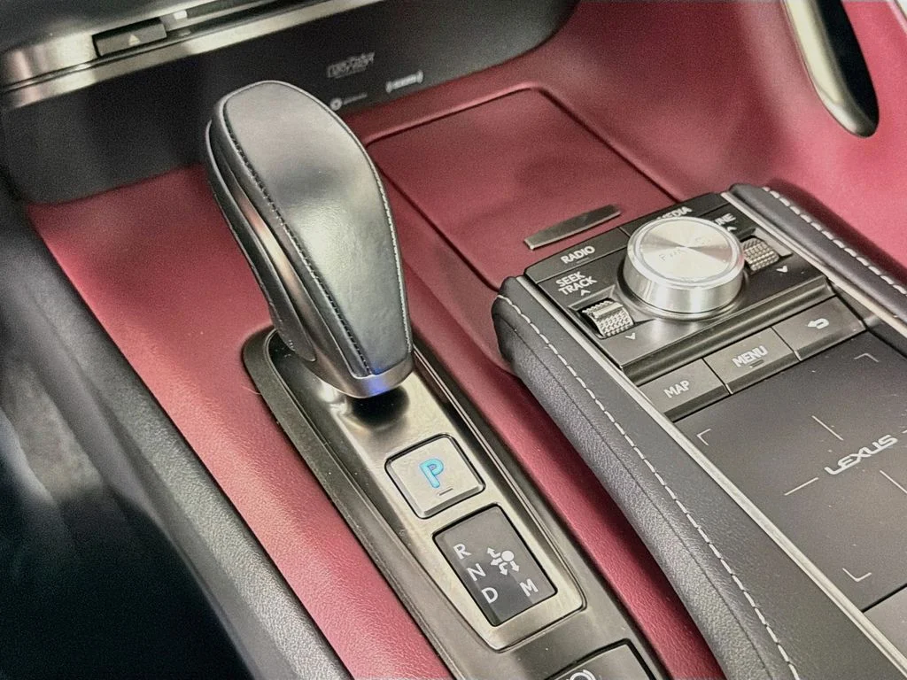 Used 2018 White Lexus 500 image 17