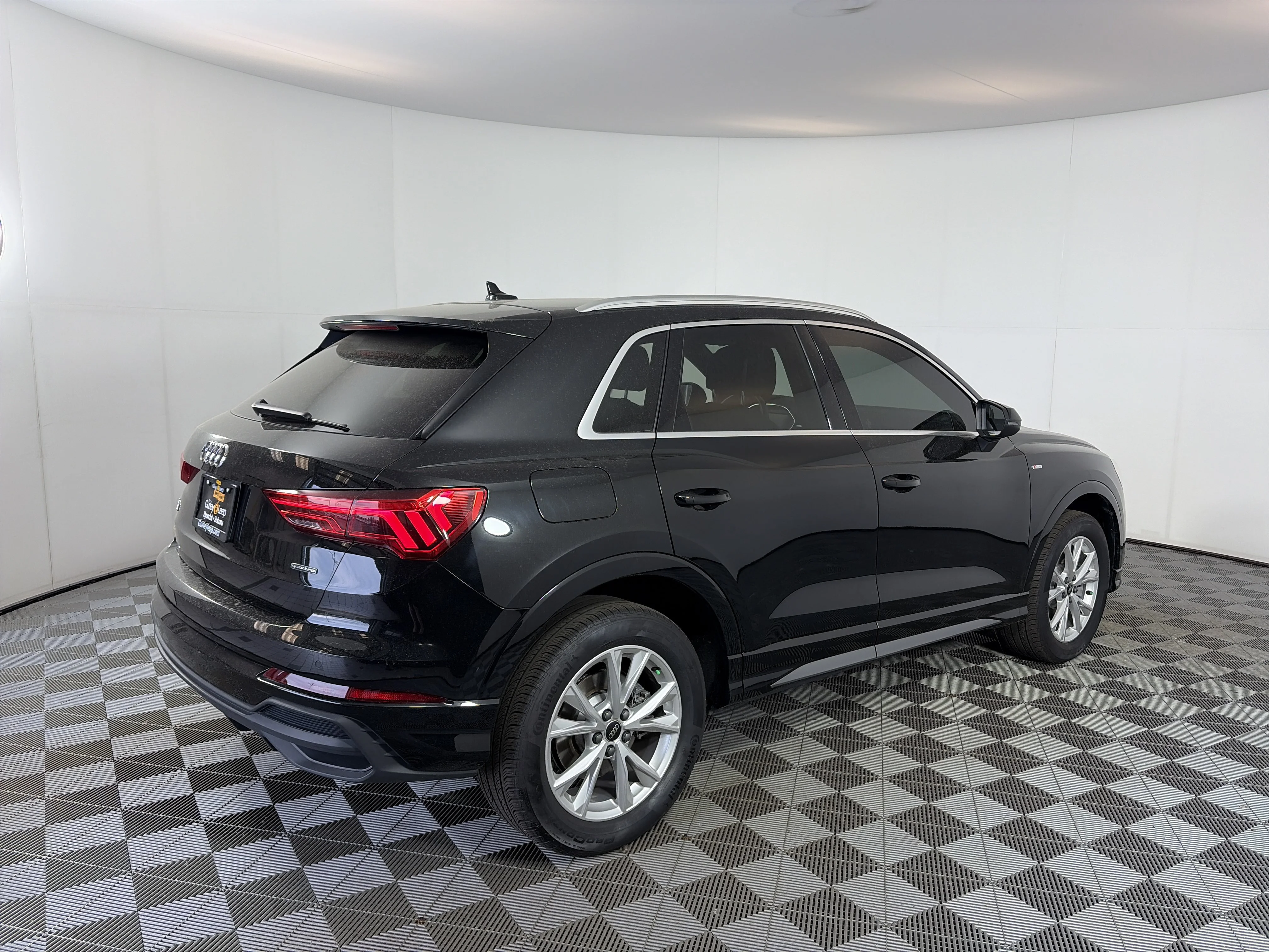 Used 2025 Black Audi S line Premium image 10
