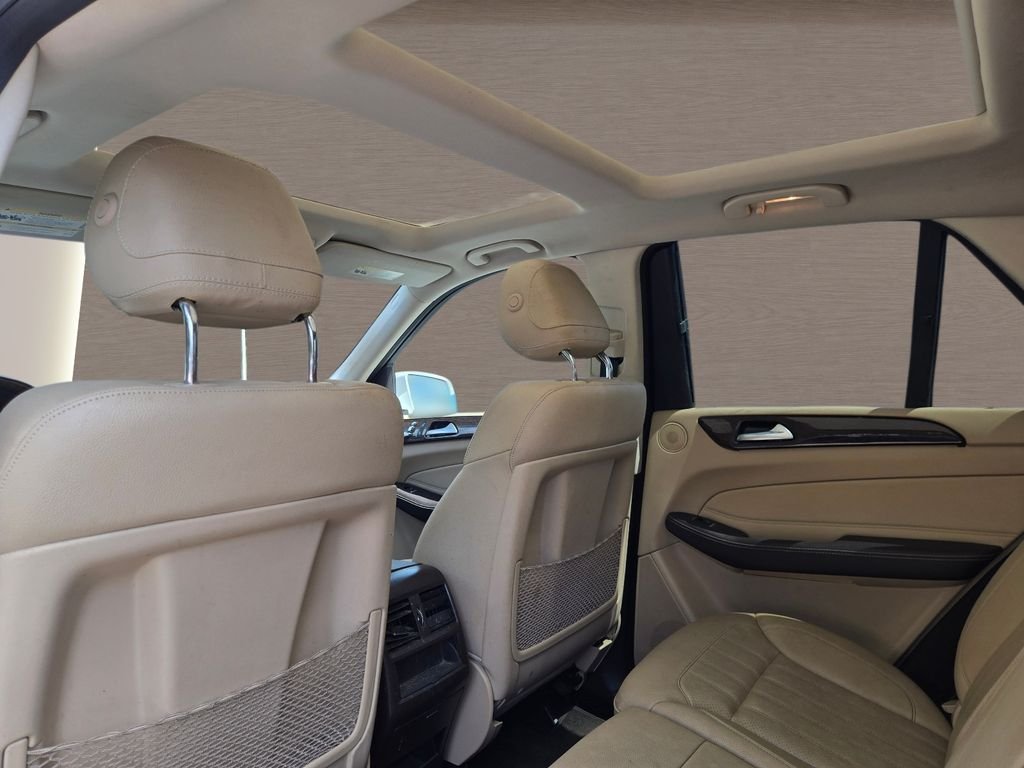 Used 2019 White Mercedes-Benz GLE 400 image 14