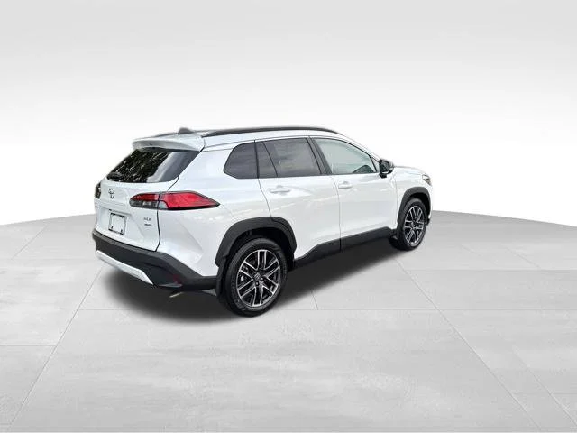 New 2026 Wind Chill Pearl Toyota XLE image 6