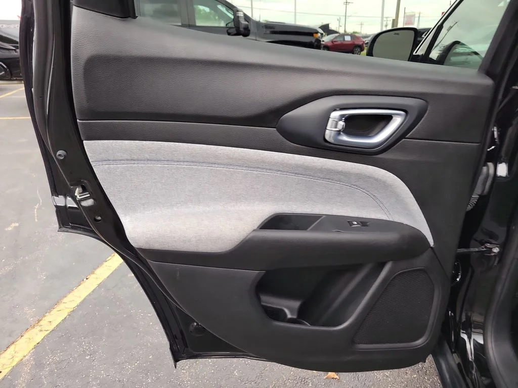 Used 2024 Black Jeep Latitude image 16