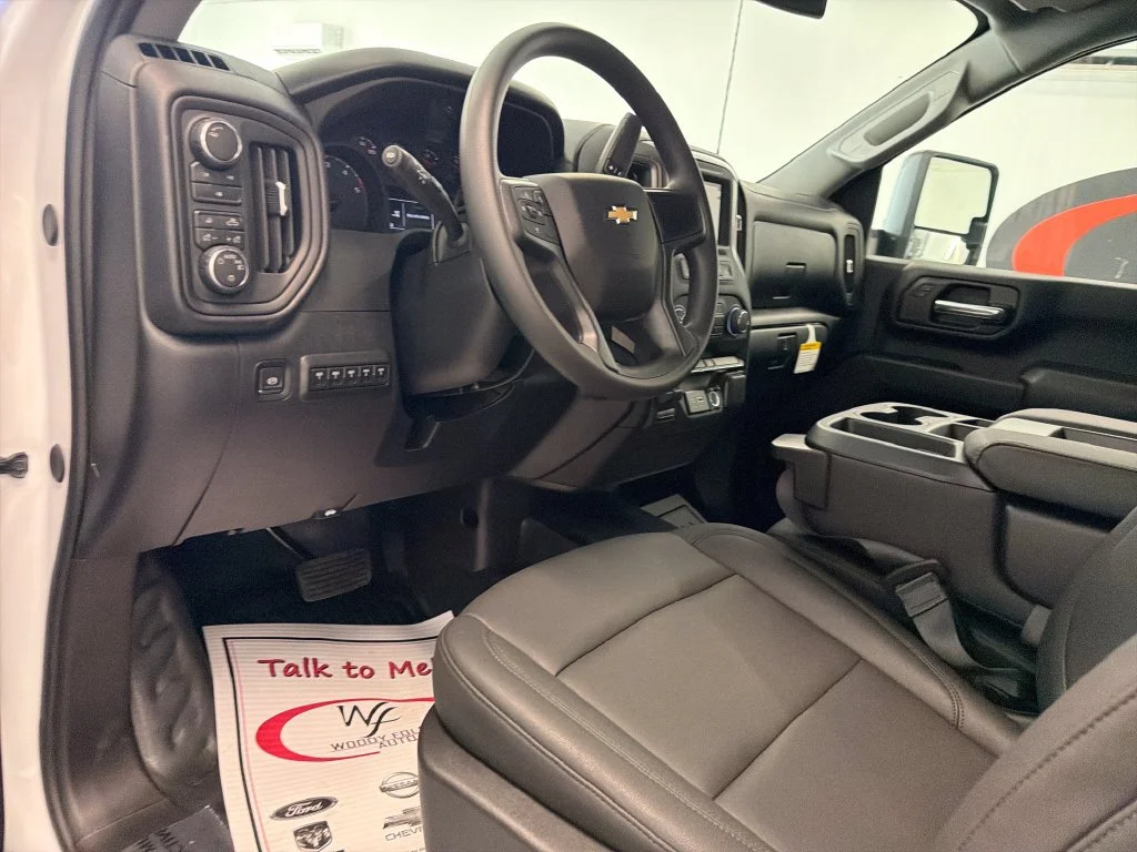 New 2026 Summit White Chevrolet Work Truck image 10