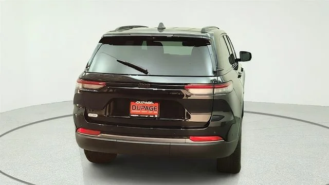 New 2026 Diamond Black Crystal Pearlcoat Jeep  image 12