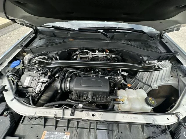 Used 2023 Silver Ford Limited image 19