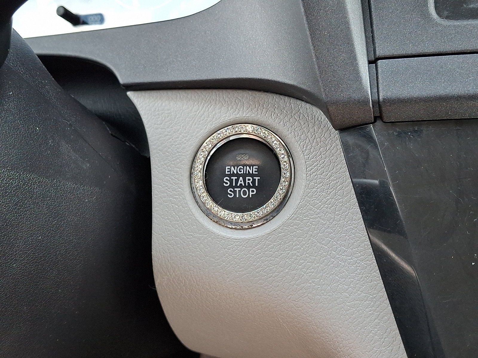 Used 2019 Predawn Gray Mica   1H1 Toyota LE Auto Access Seat image 26