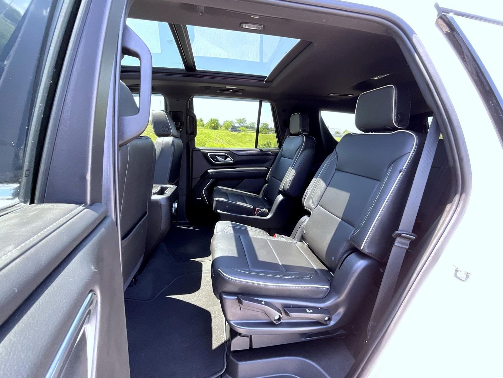 Used 2022 White GMC SLT image 19