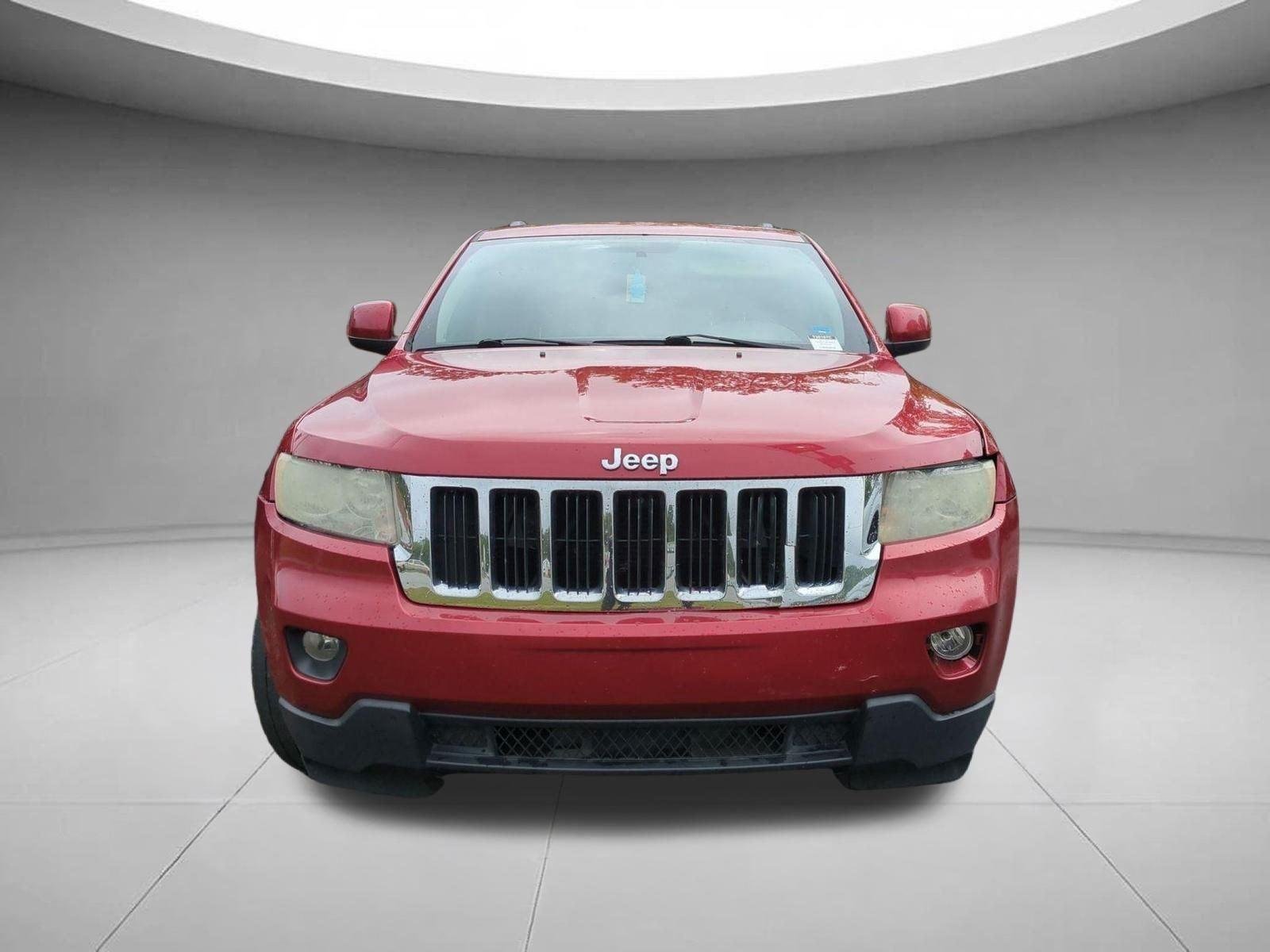 Used 2011 Inferno Red Crystal Pearl Jeep Laredo image 2